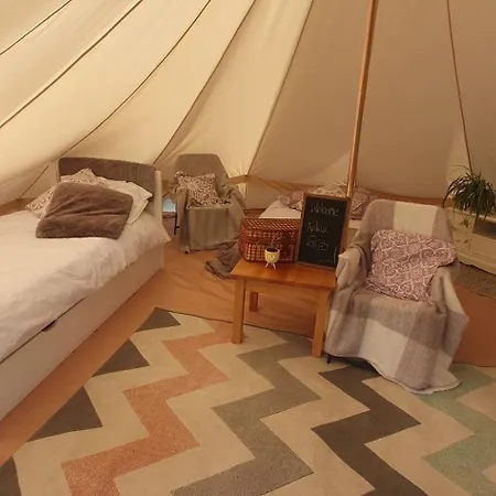 Glamping Trevena Cross Glamping & *