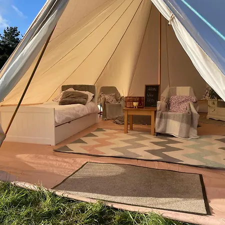 Glamping Trevena Cross Glamping & *