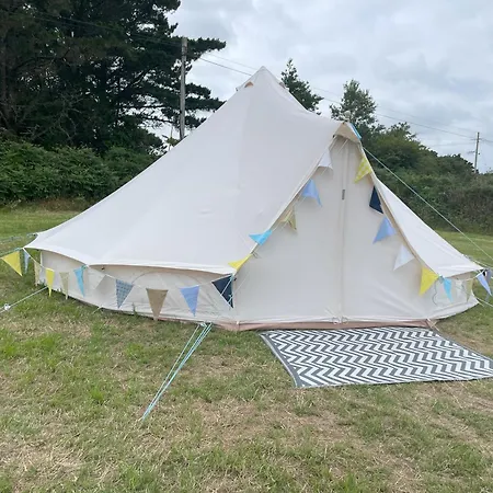 Trevena Cross Glamping & *