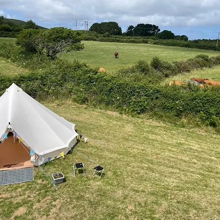 Glamping Trevena Cross Glamping & *