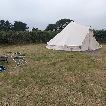 Glamping Trevena Cross Glamping & *