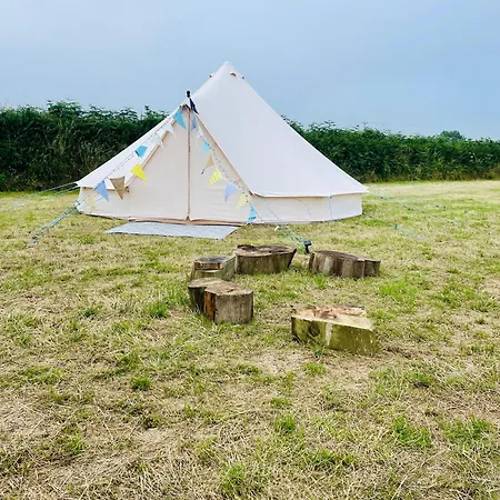 Glamping Trevena Cross Glamping & *